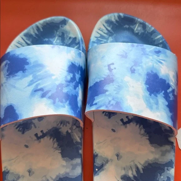 NWT TIME & TRU Blue and White Tie-Dye Pool Slide Sandals - Picture 3 of 6